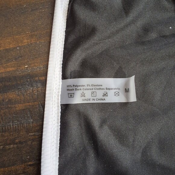 Contrast Binding Two-Piece Bikini Set With Button Accents Sz M Black/White - Picture 7 of 7